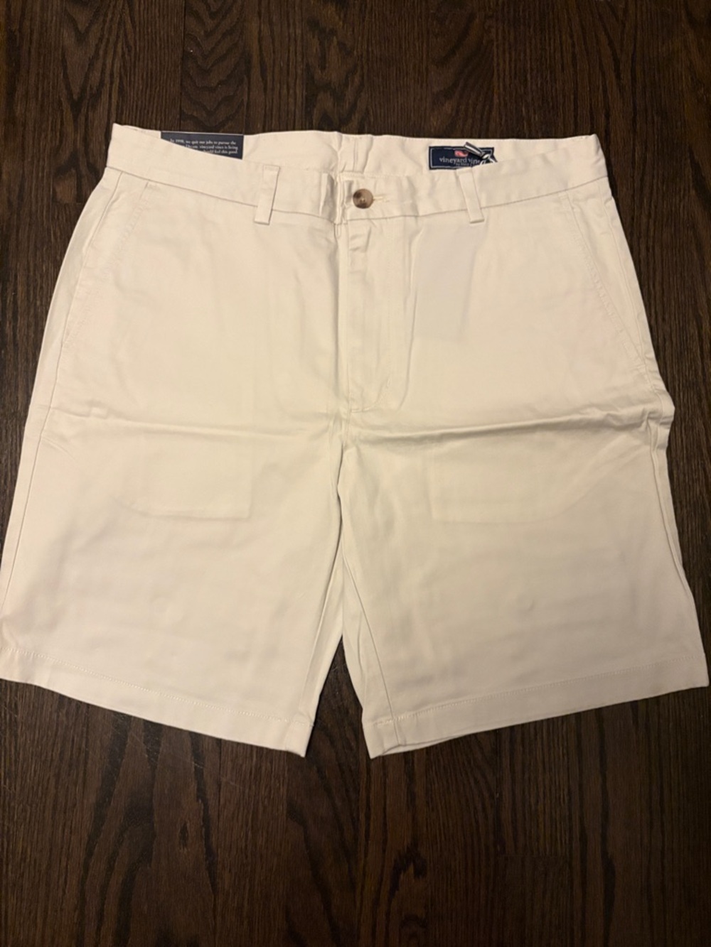 Vineyard Vines Men’s 9” White Flat Front Cotton Shorts